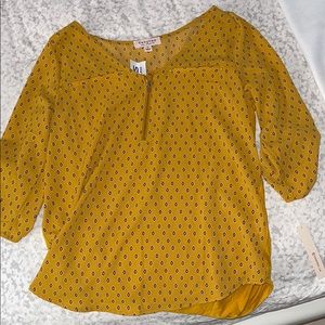 Yellow blouse M